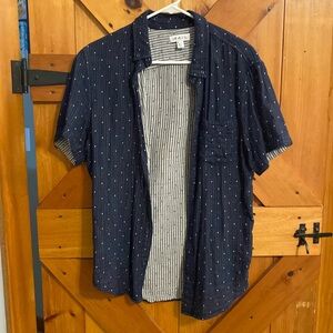 Men’s medium button up